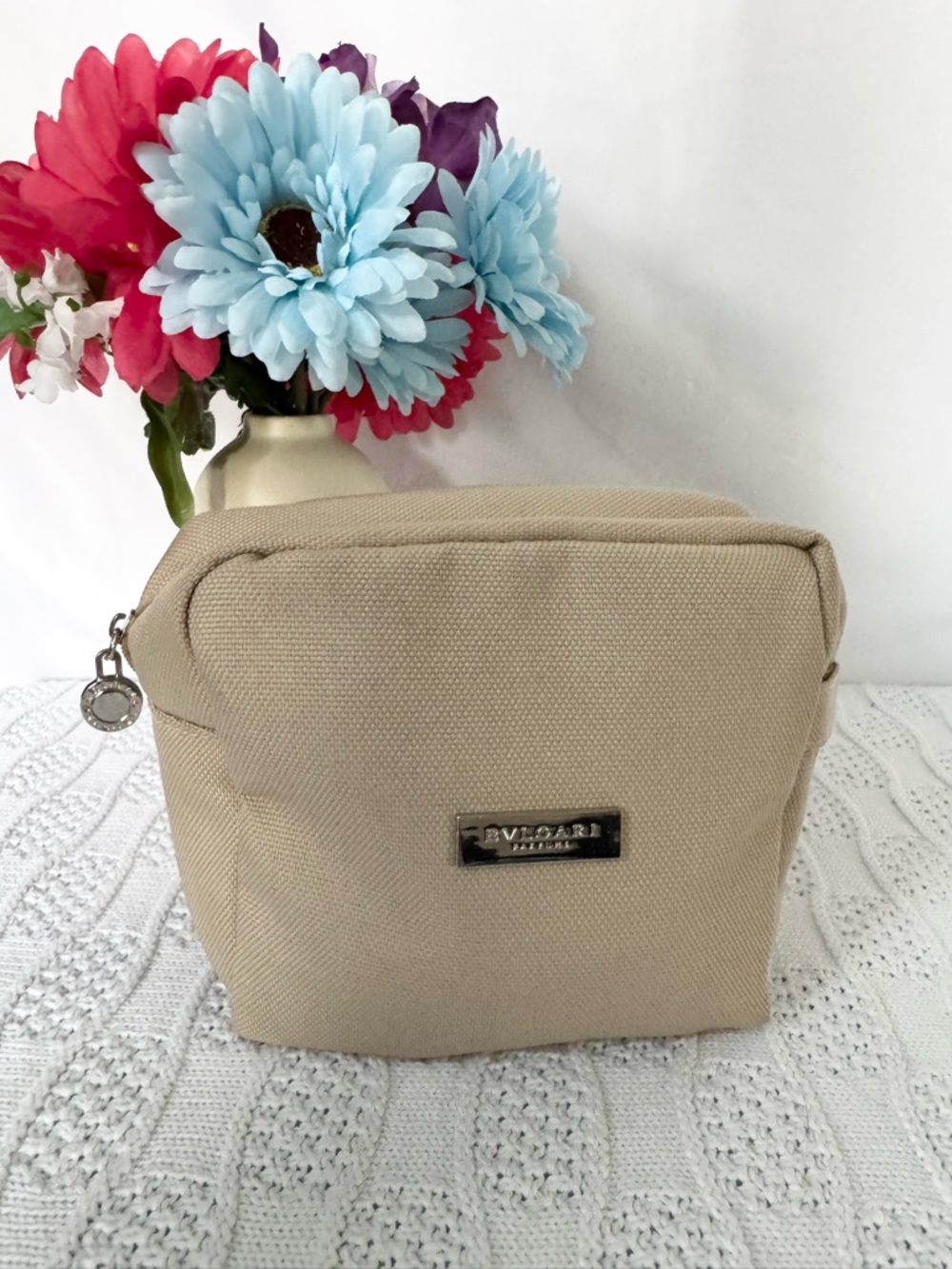 Bvlgari parfums NWOT cosmetics case